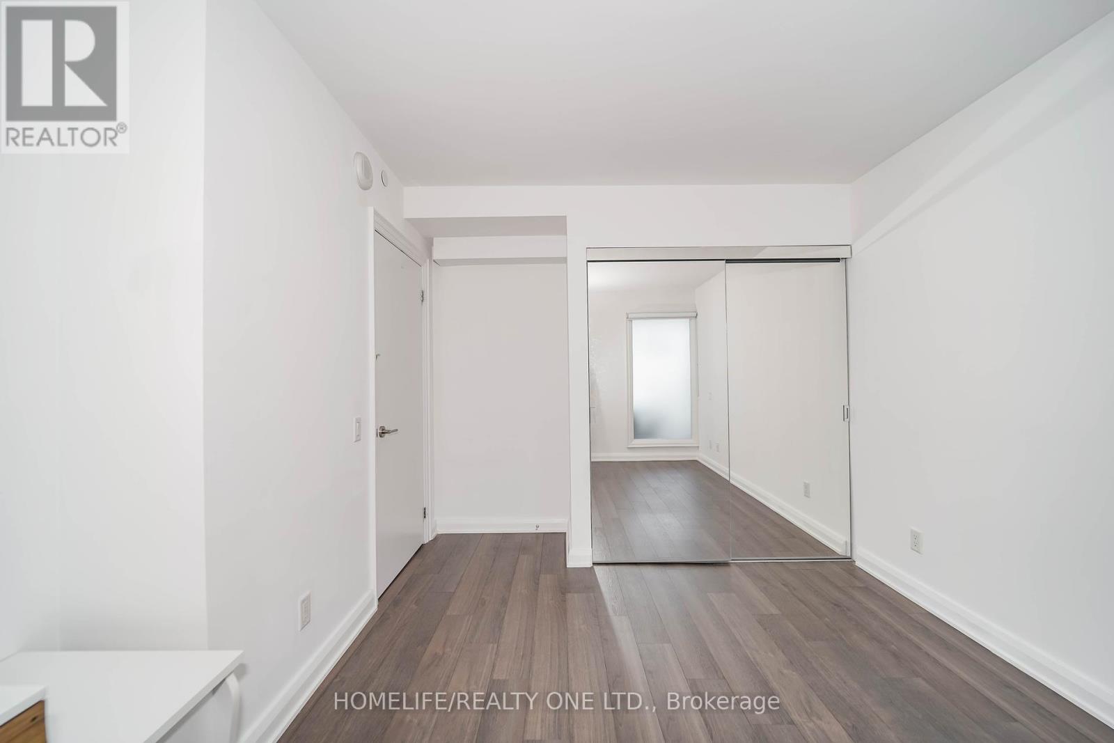 Photo 37 of 2915 155 Yorkville Avenue, Toronto ON
