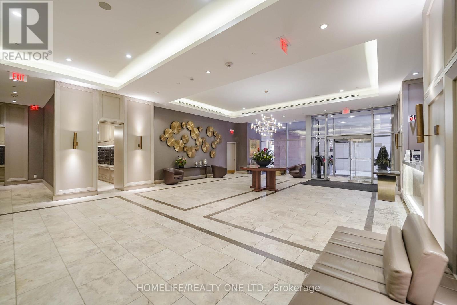 Photo 5 of 2915 155 Yorkville Avenue, Toronto ON
