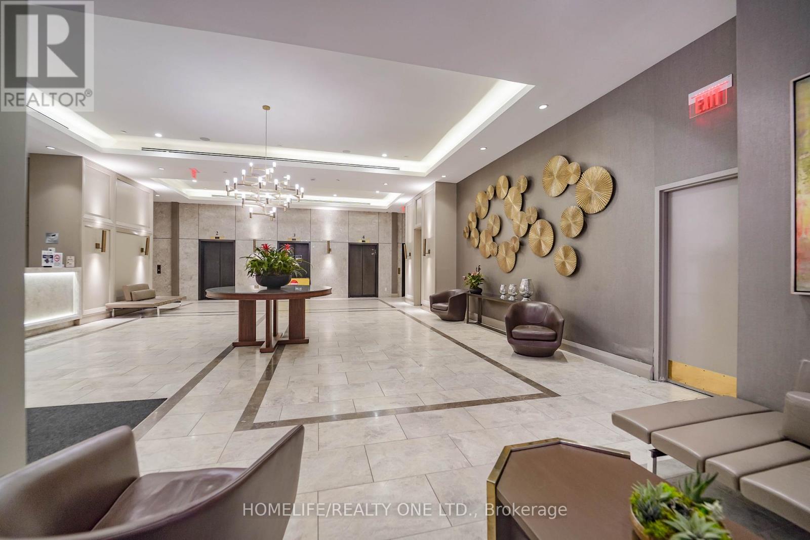 Photo 7 of 2915 155 Yorkville Avenue, Toronto ON