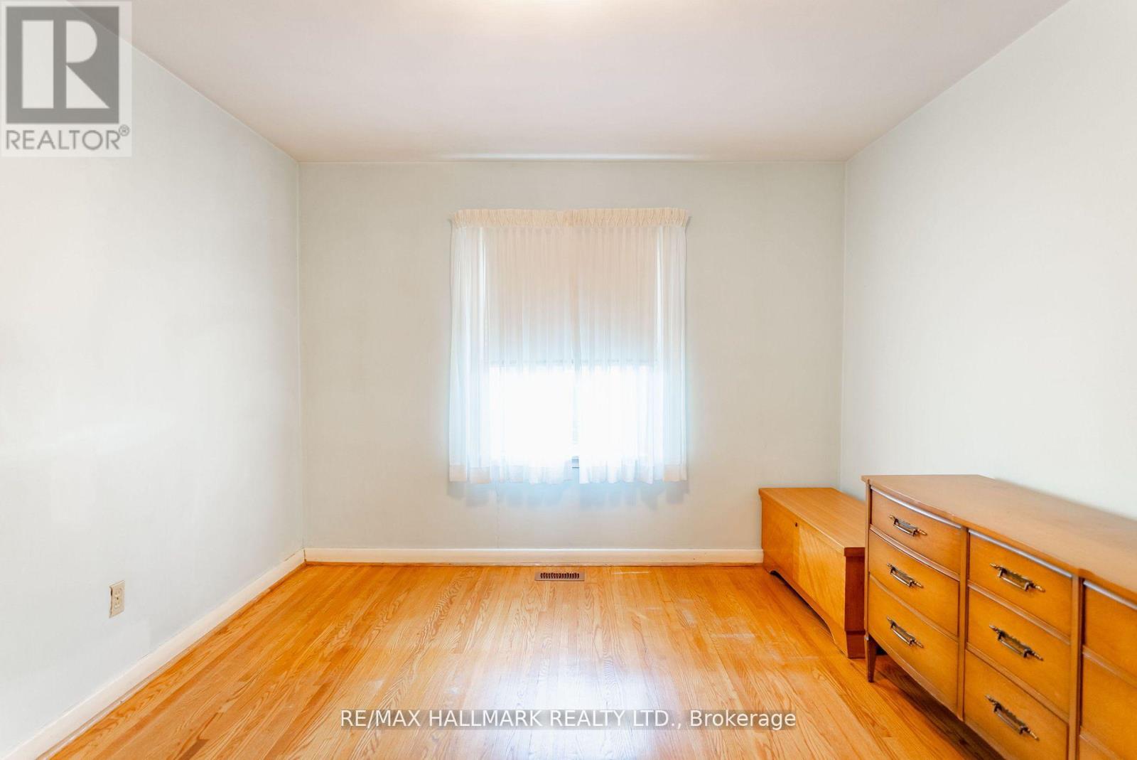 Photo 31 of 5 Tinder Crescent, Toronto ON