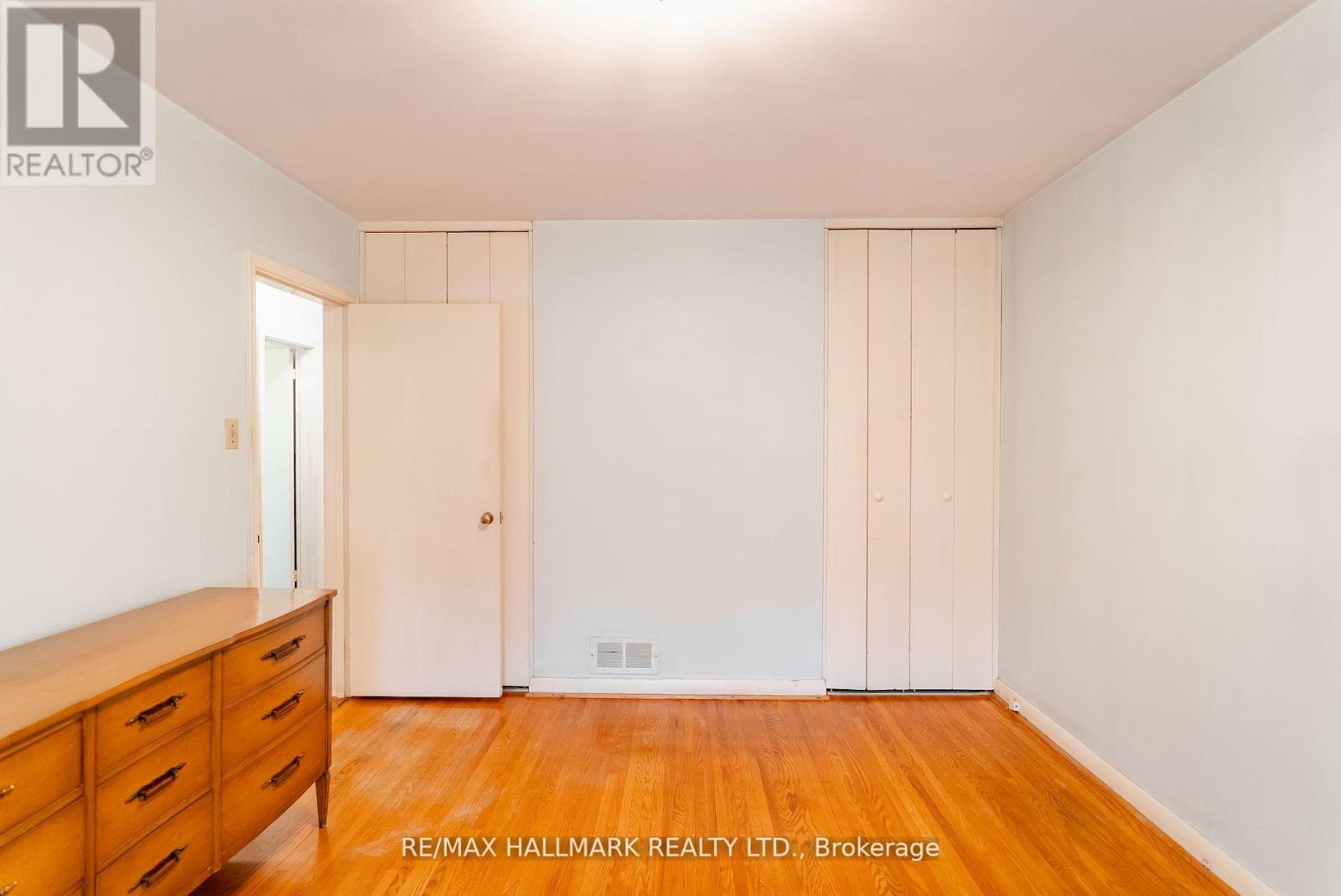 Photo 33 of 5 Tinder Crescent, Toronto ON