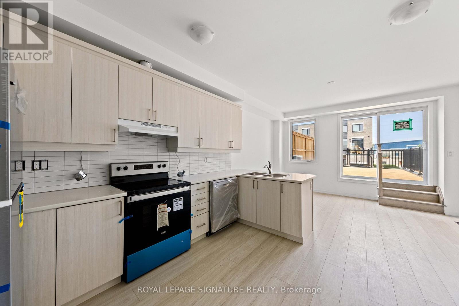 Photo 10 of 48 Bateson Street, Ajax ON