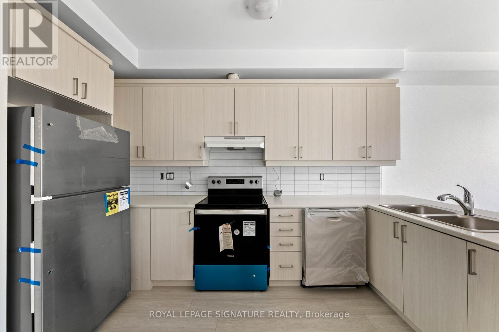 Photo 11 of 48 Bateson Street, Ajax ON