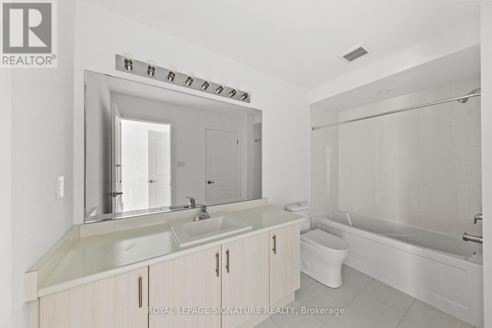 Photo 25 of 48 Bateson Street, Ajax ON