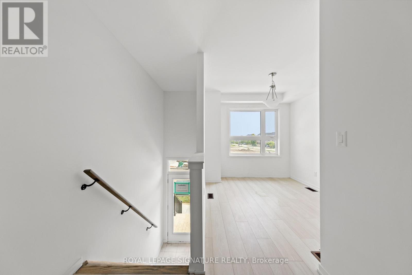 Photo 4 of 48 Bateson Street, Ajax ON