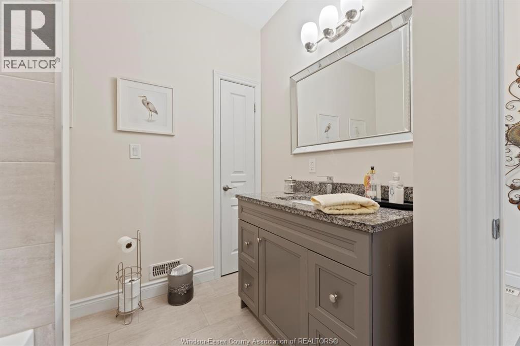 Photo 13 of 58 Hazel Crescent, Kingsville ON