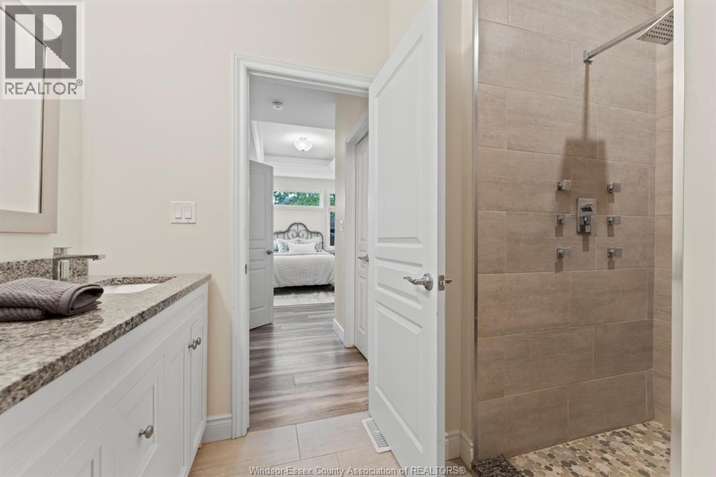 Photo 17 of 58 Hazel Crescent, Kingsville ON