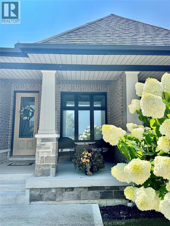Photo 3 of 58 Hazel Crescent, Kingsville ON