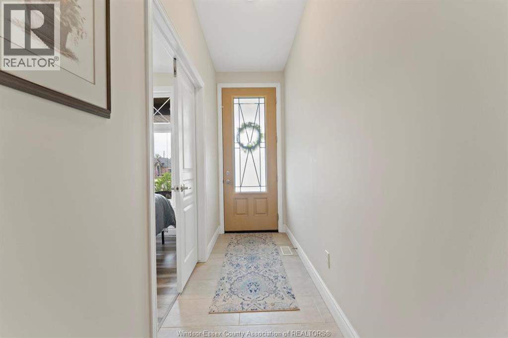 Photo 5 of 58 Hazel Crescent, Kingsville ON