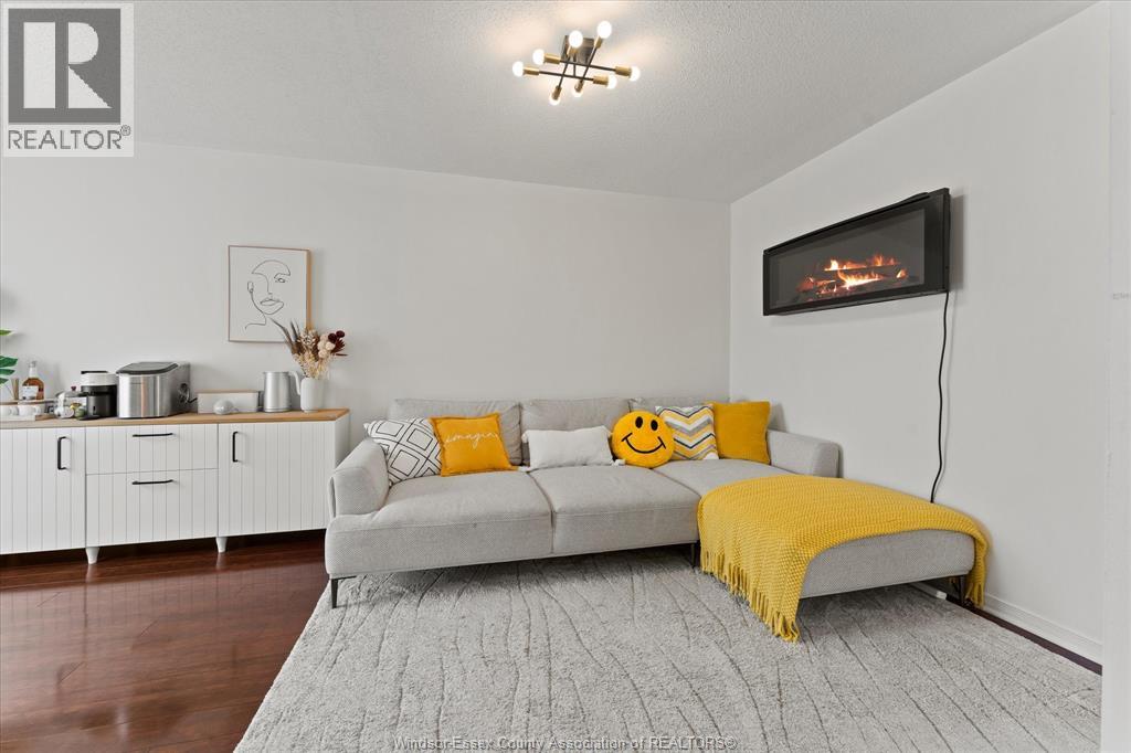 Photo 10 of 4241 Pioneer Avenue, Windsor ON
