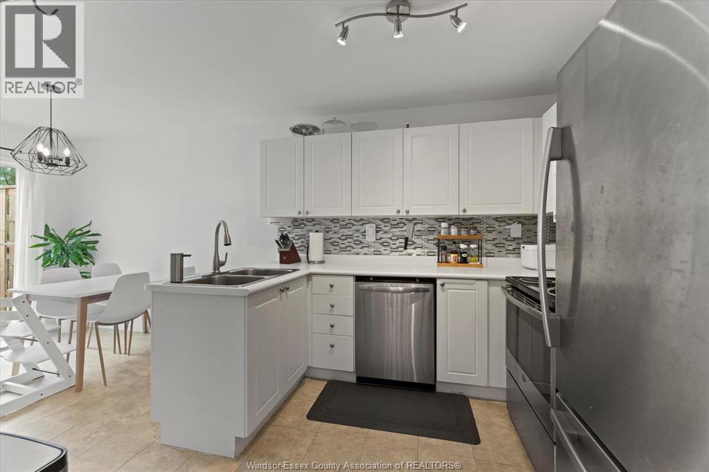 Photo 11 of 4241 Pioneer Avenue, Windsor ON
