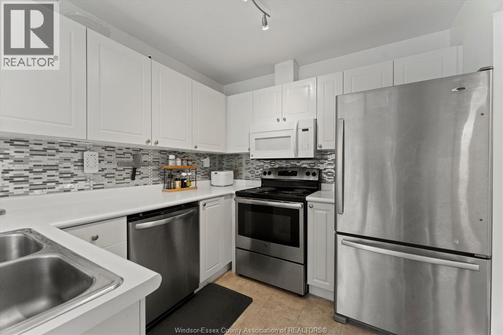 Photo 12 of 4241 Pioneer Avenue, Windsor ON
