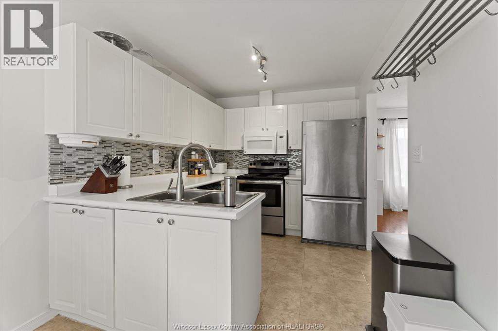 Photo 13 of 4241 Pioneer Avenue, Windsor ON