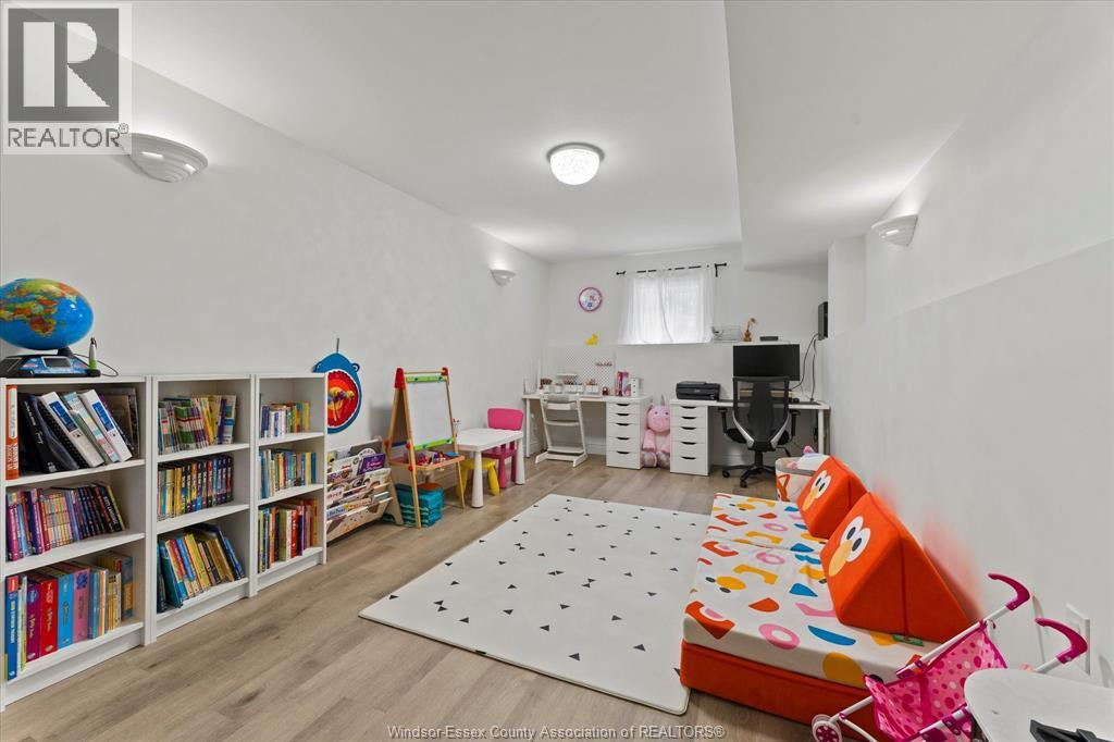 Photo 18 of 4241 Pioneer Avenue, Windsor ON