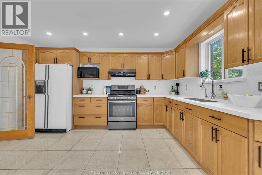 Photo 18 of 1931 Fuller, Windsor ON