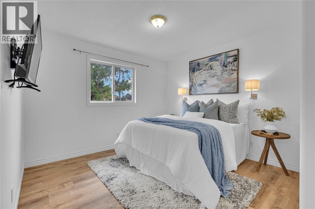 Photo 24 of 1931 Fuller, Windsor ON