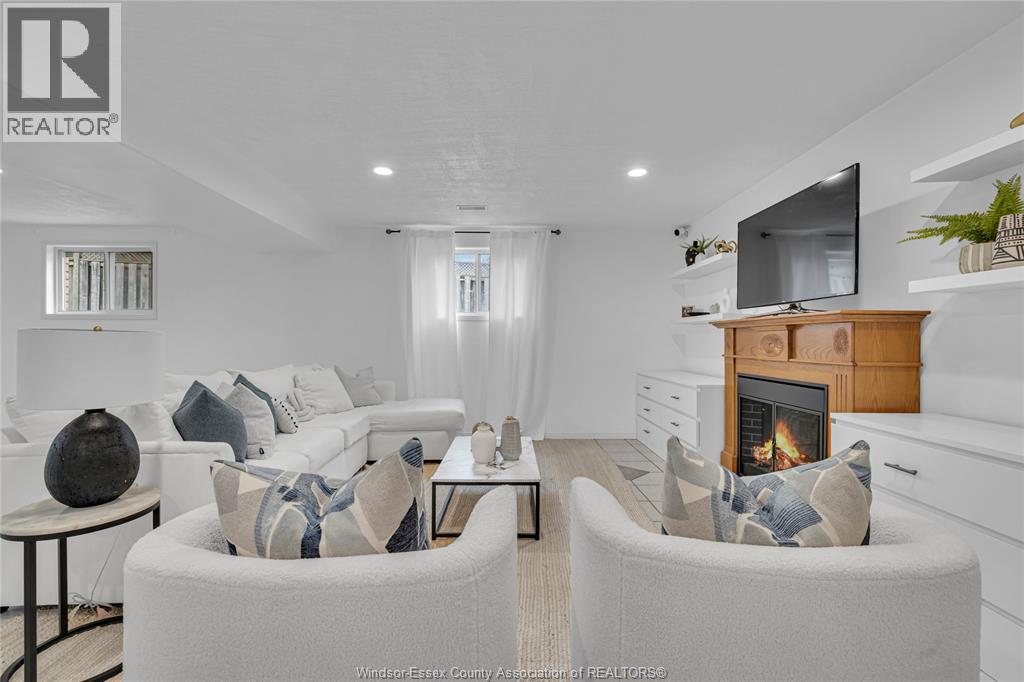 Photo 31 of 1931 Fuller, Windsor ON