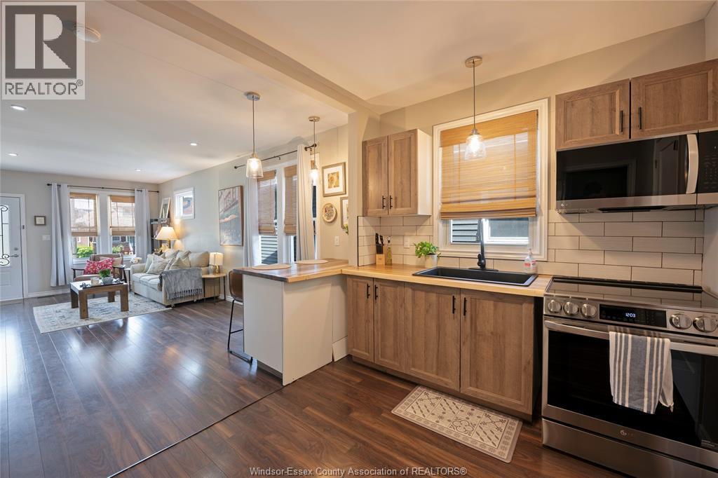 Photo 14 of 1072 Elm Avenue, Windsor ON