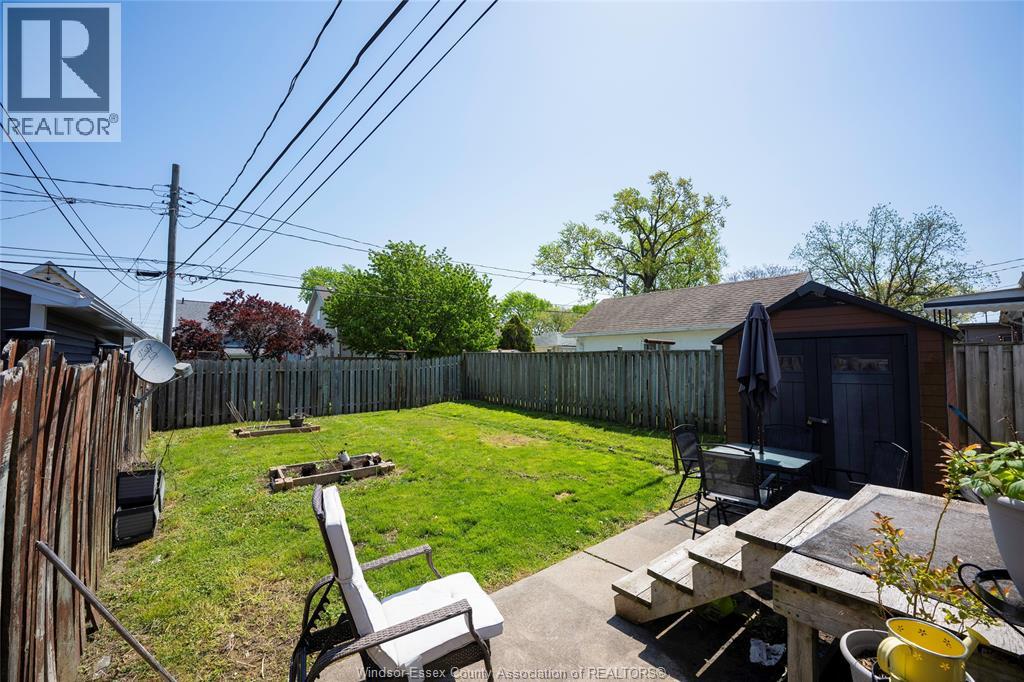 Photo 4 of 1072 Elm Avenue, Windsor ON