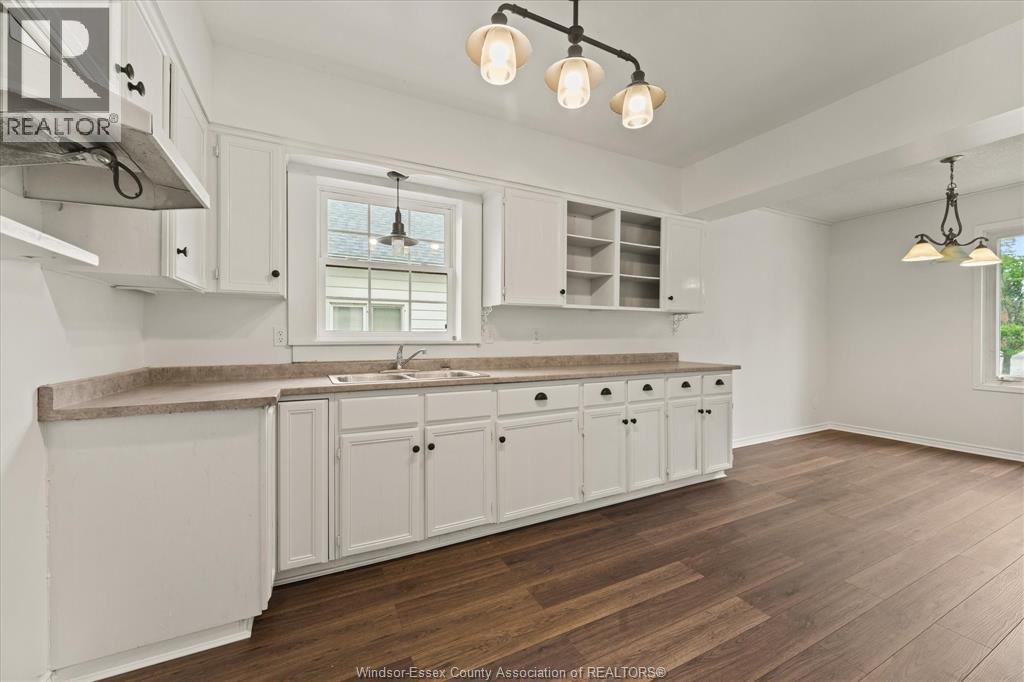 Photo 13 of 1533 Alexis Road, Windsor ON