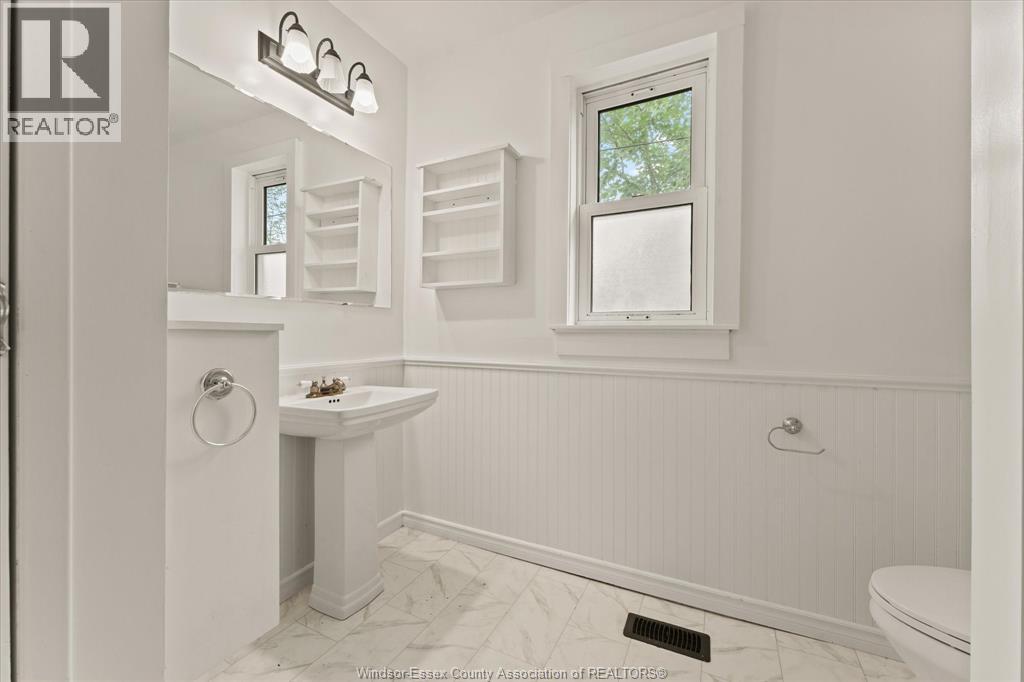 Photo 16 of 1533 Alexis Road, Windsor ON