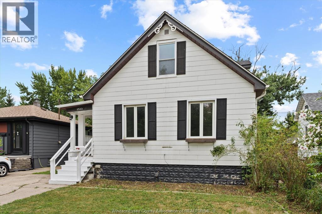 Photo 2 of 1533 Alexis Road, Windsor ON