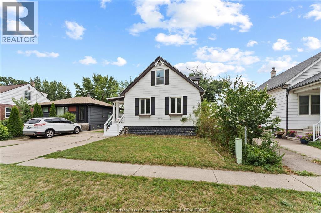 Photo 3 of 1533 Alexis Road, Windsor ON
