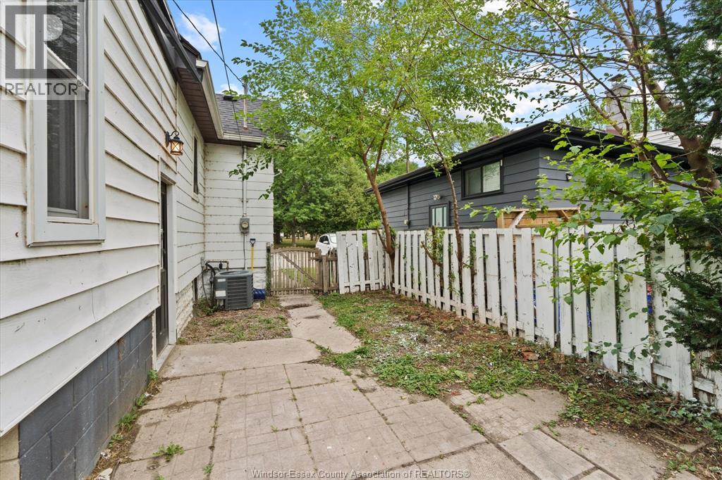 Photo 30 of 1533 Alexis Road, Windsor ON