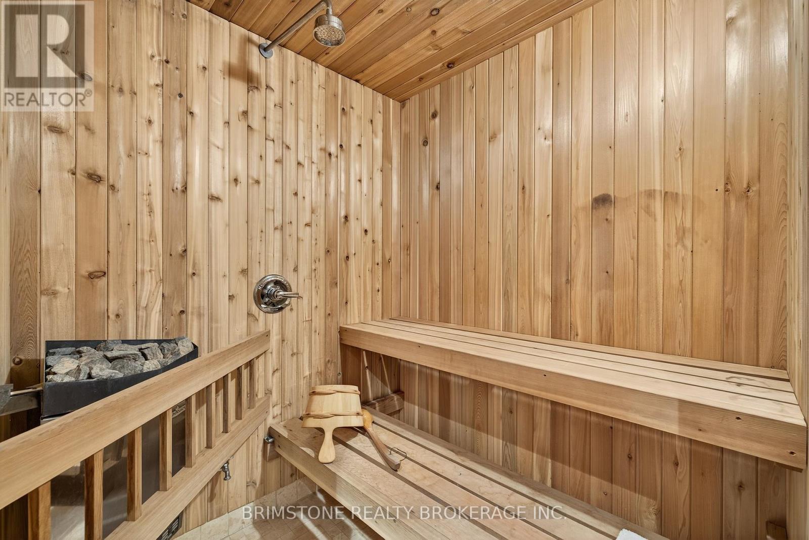 Photo 20 of 123 Salamander Court, Vaughan ON