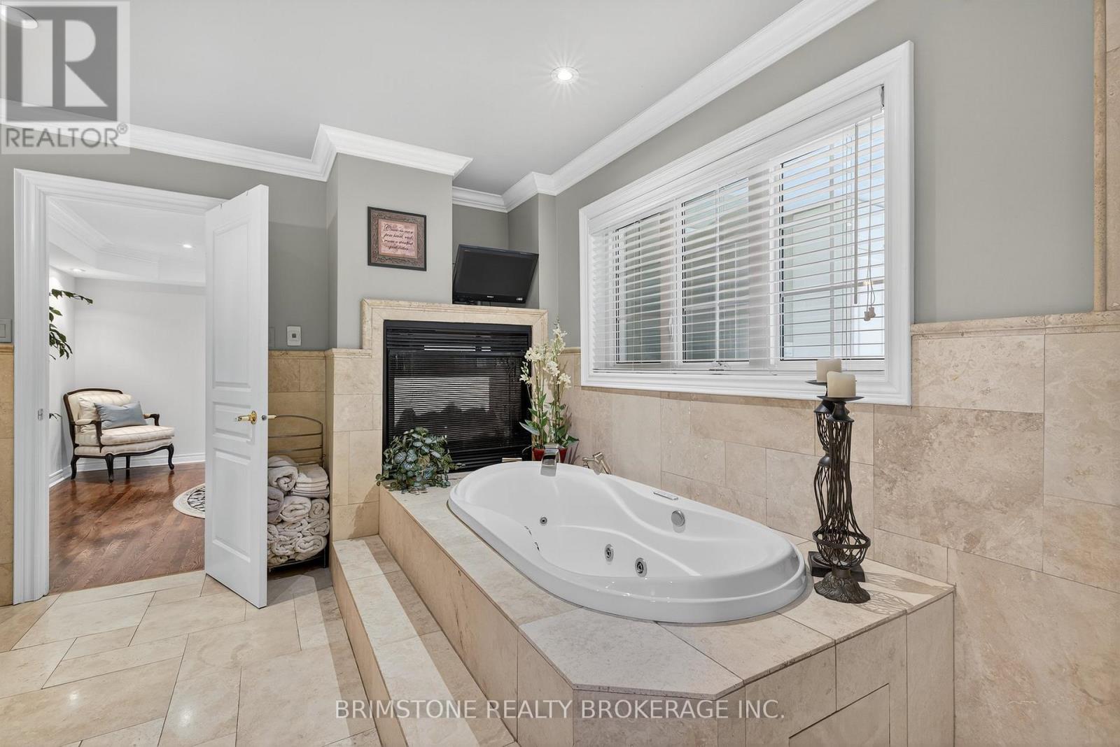 Photo 30 of 123 Salamander Court, Vaughan ON