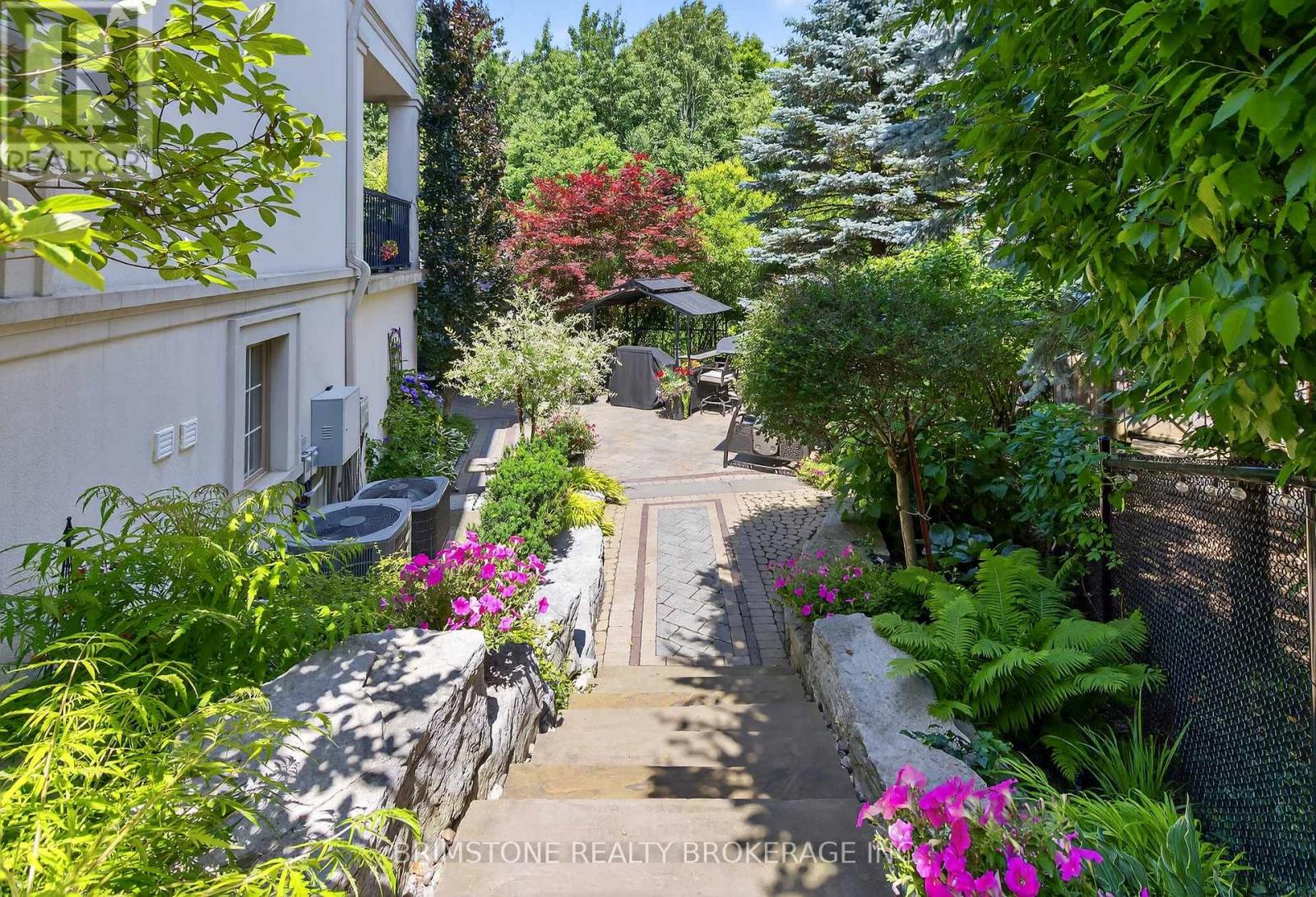 Photo 38 of 123 Salamander Court, Vaughan ON