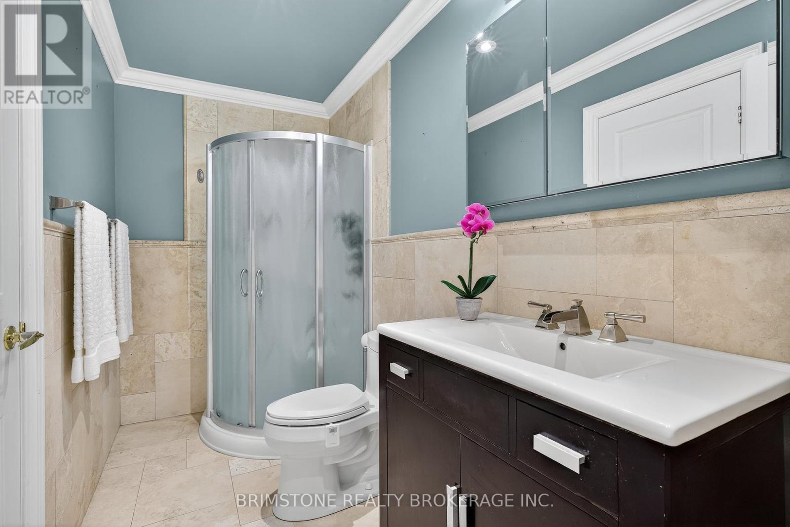 Photo 22 of 123 Salamander Court, Vaughan ON