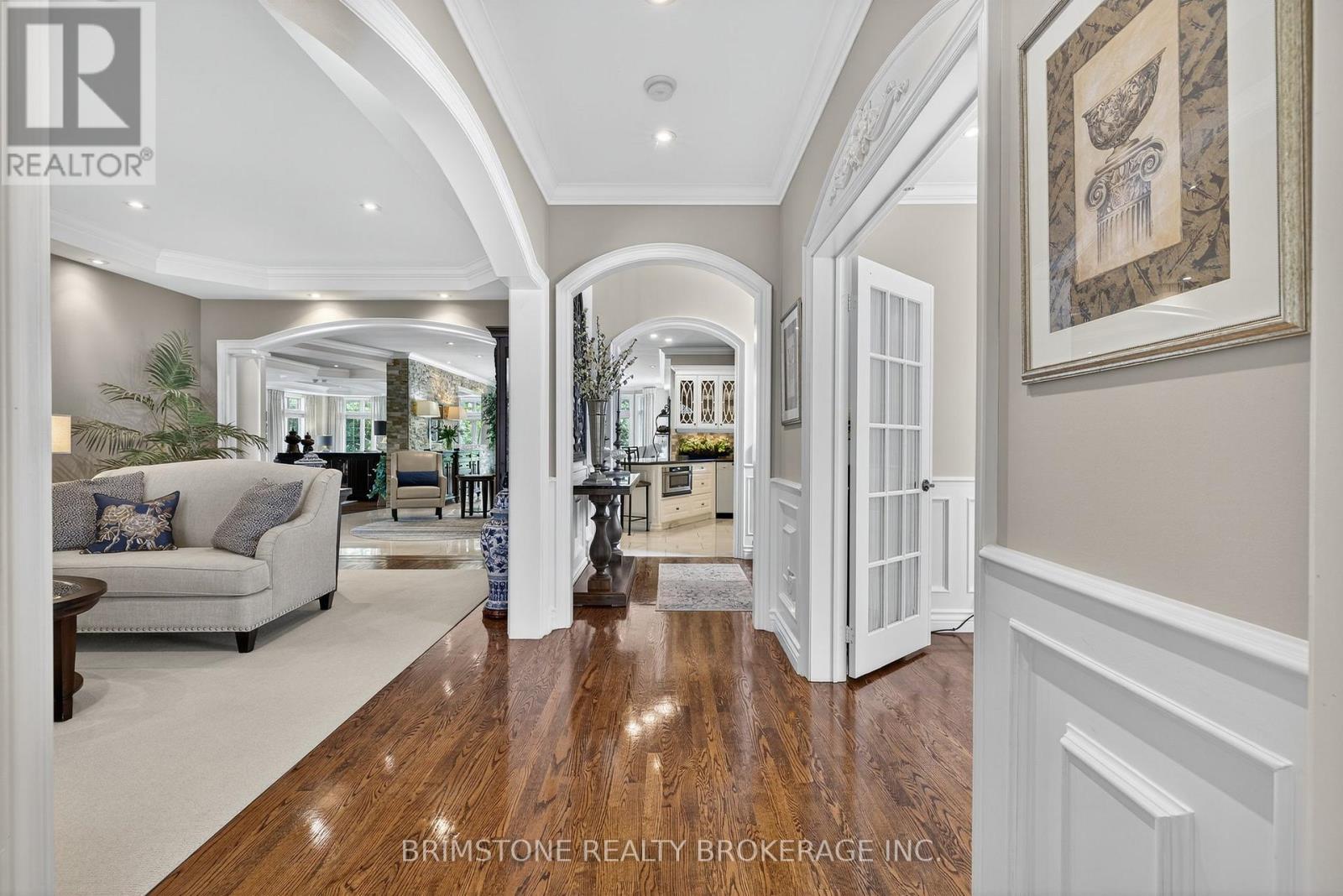 Photo 4 of 123 Salamander Court, Vaughan ON