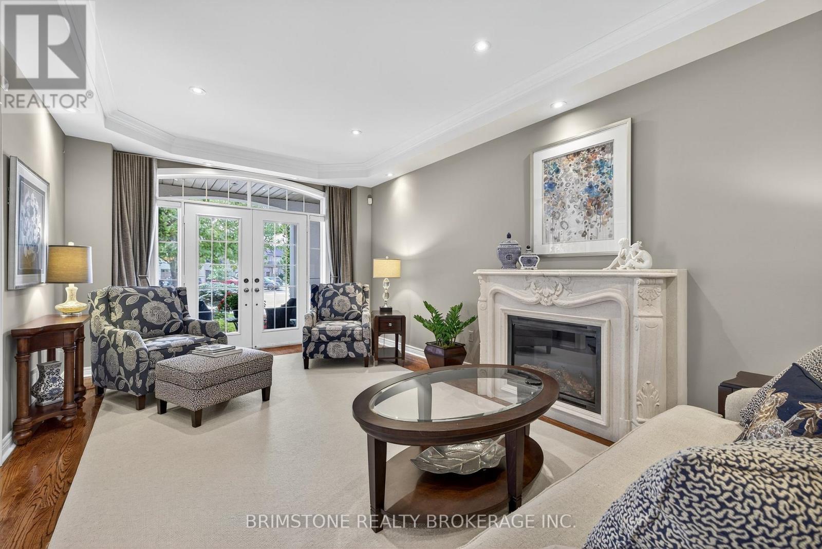 Photo 5 of 123 Salamander Court, Vaughan ON