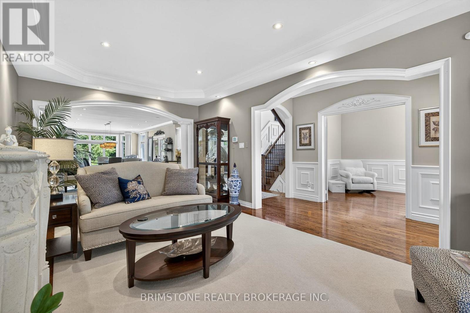 Photo 6 of 123 Salamander Court, Vaughan ON