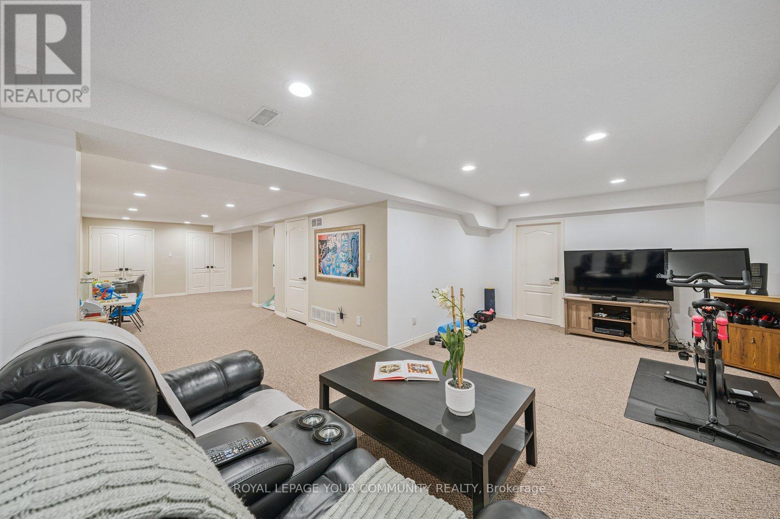 Photo 40 of 92 Mulholland Drive, Vaughan ON