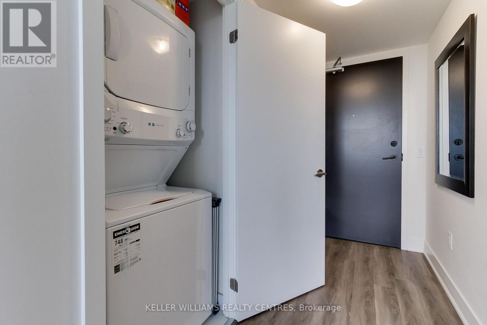 Photo 28 of 419 185 Deerfield Road, Newmarket ON