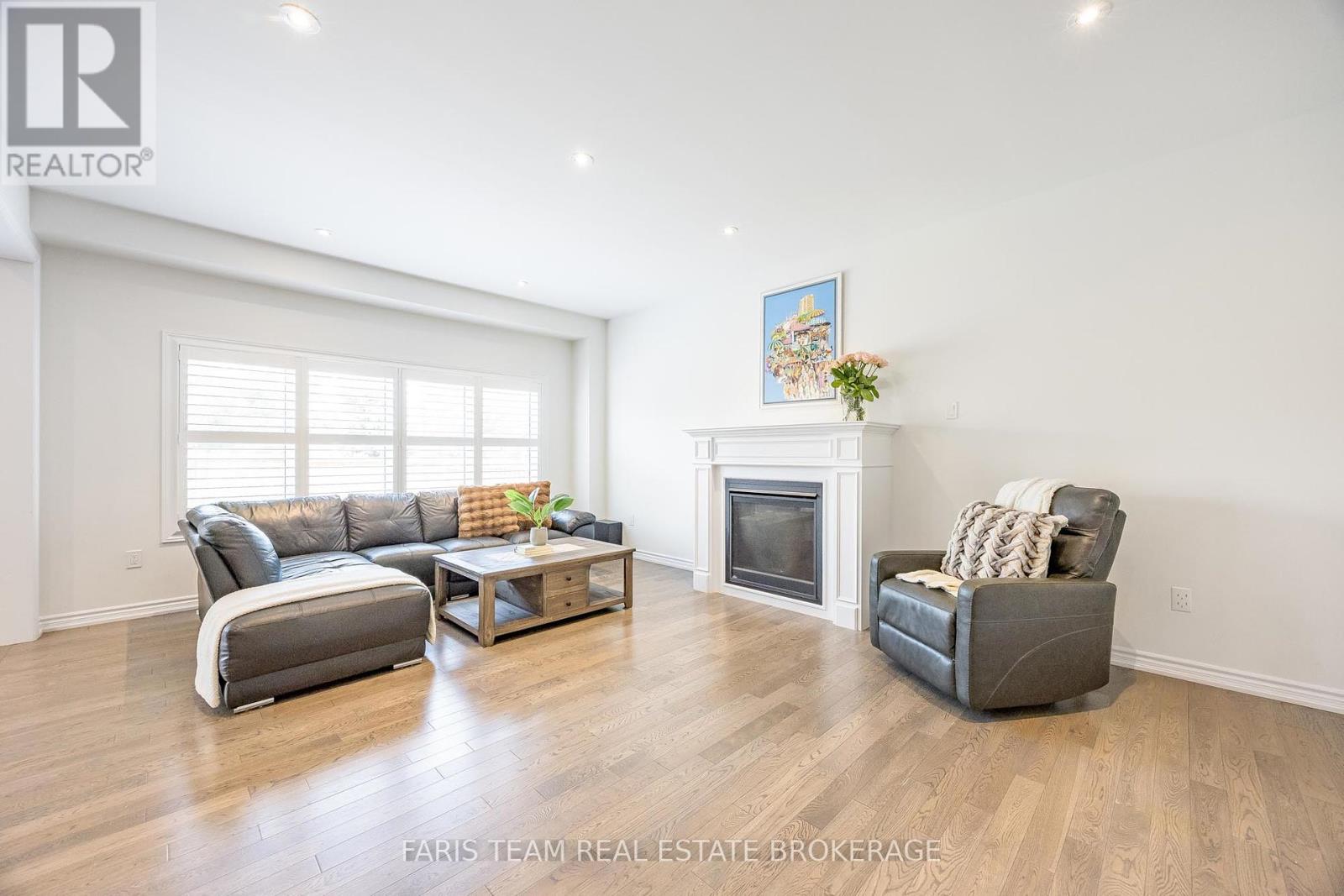 Photo 16 of 1787 Emberton Way, Innisfil ON