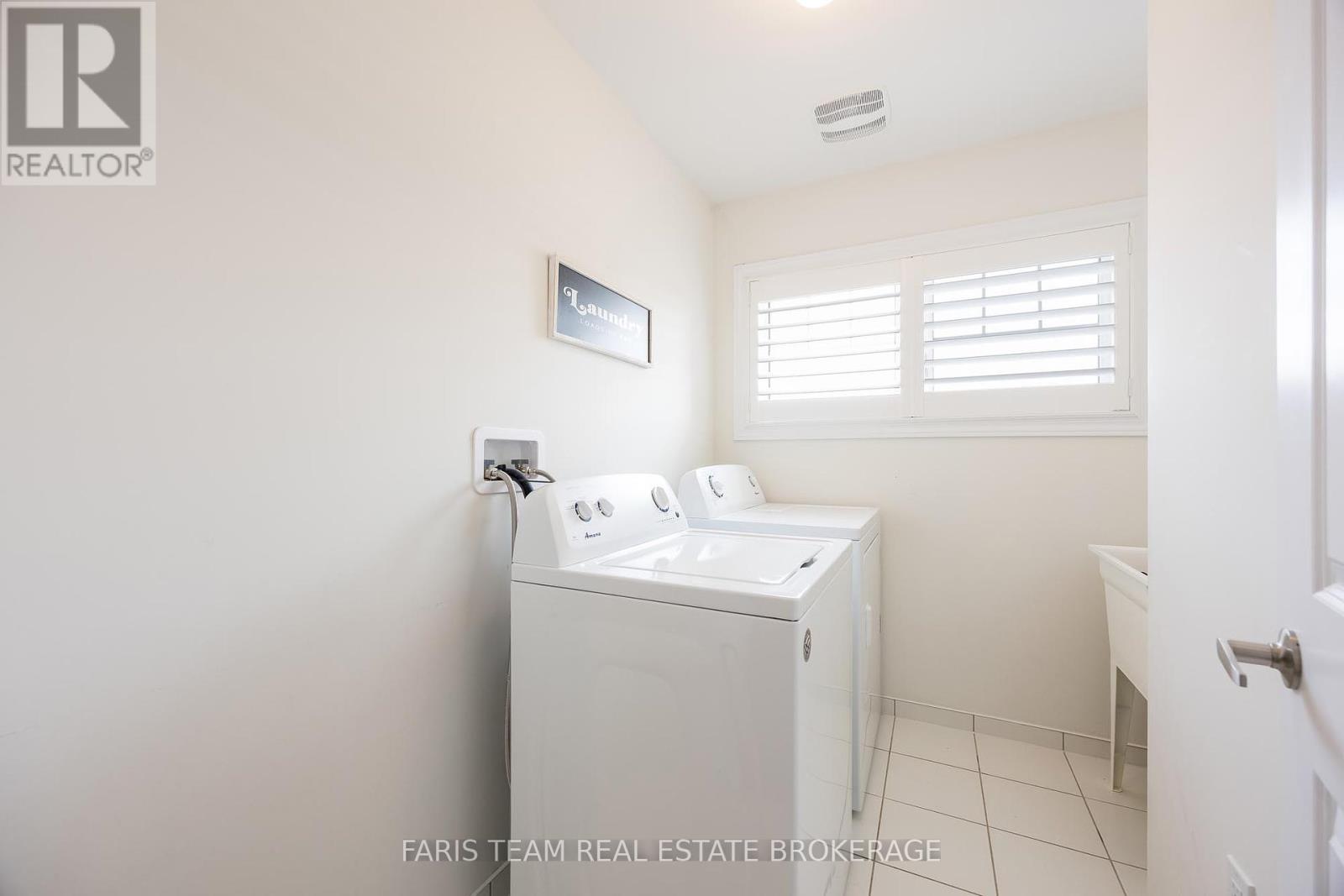 Photo 31 of 1787 Emberton Way, Innisfil ON