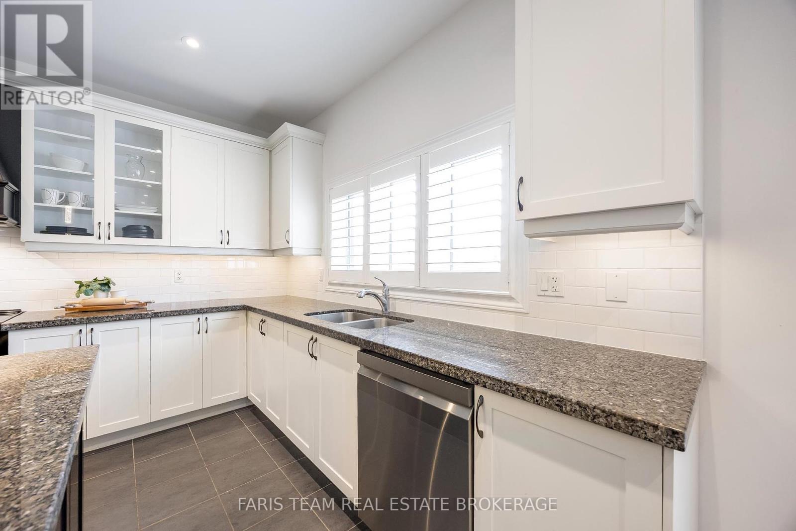 Photo 6 of 1787 Emberton Way, Innisfil ON