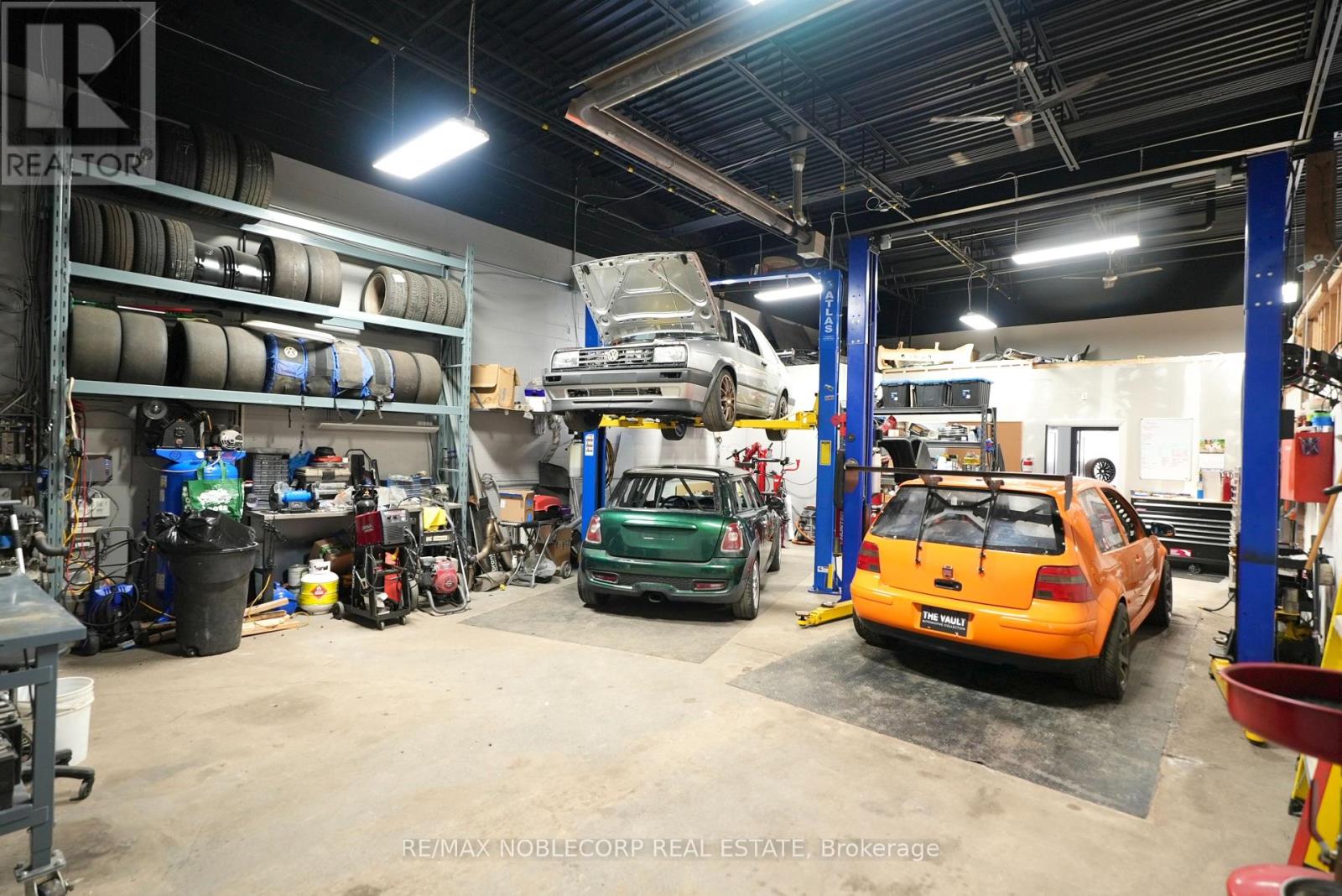 Photo 13 of 4 310 Millway Avenue, Vaughan ON
