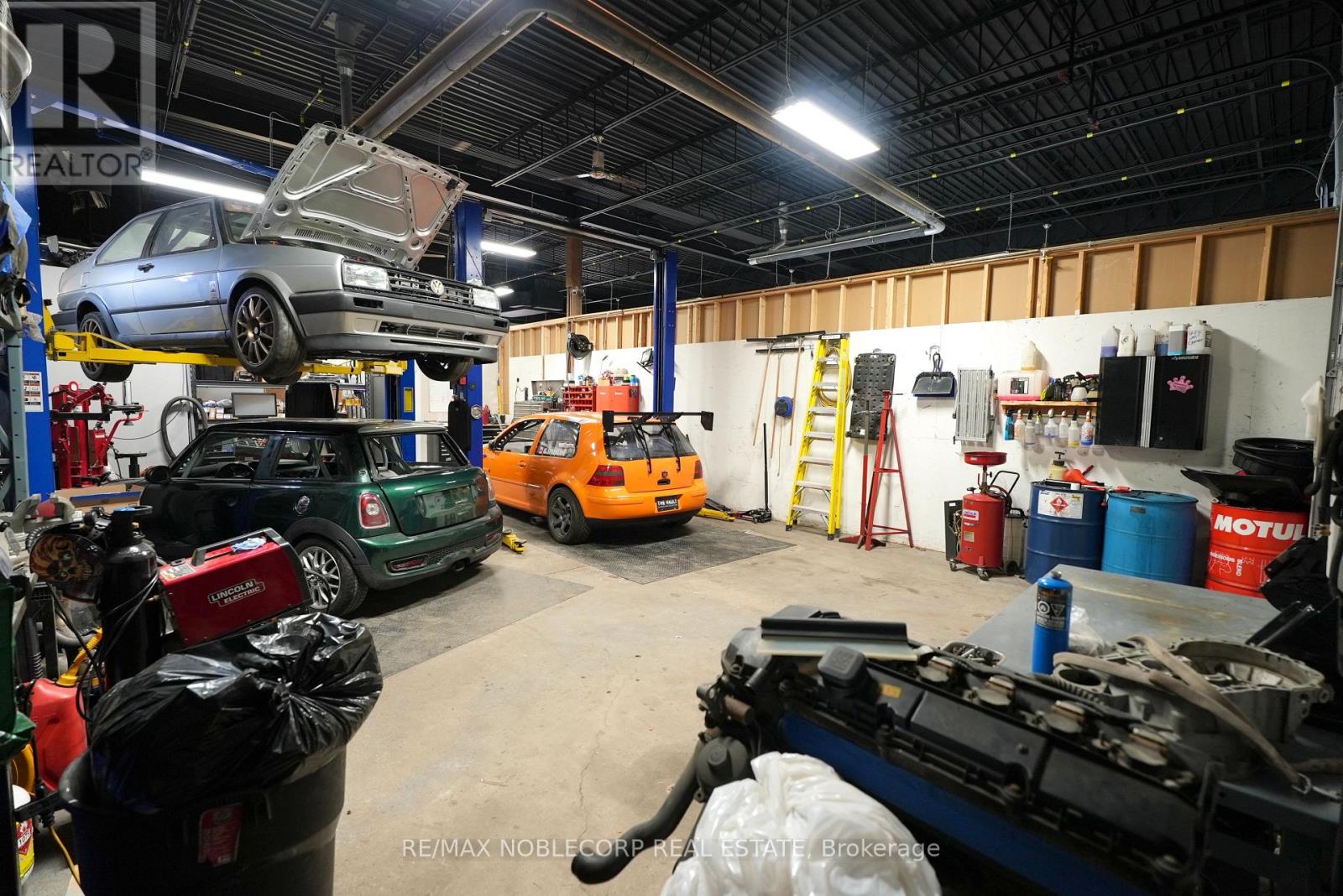 Photo 14 of 4 310 Millway Avenue, Vaughan ON