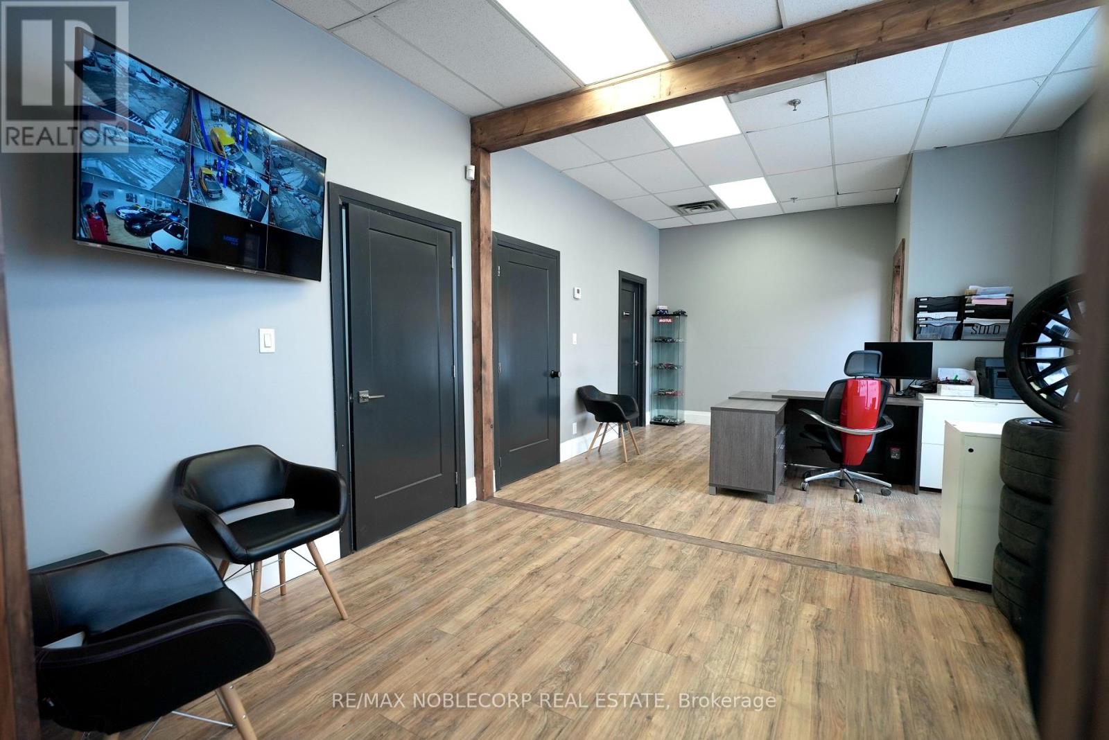 Photo 5 of 4 310 Millway Avenue, Vaughan ON