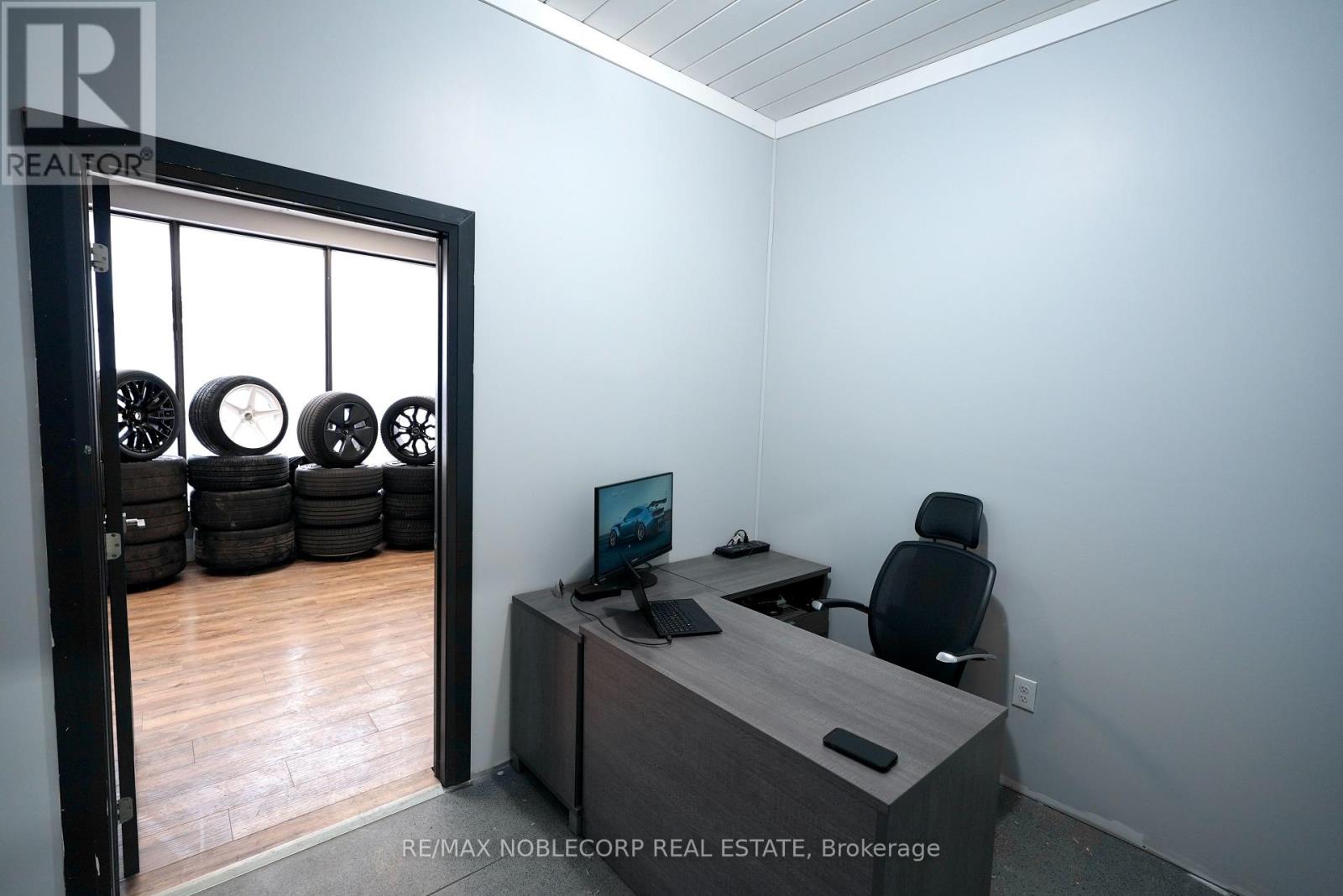 Photo 7 of 4 310 Millway Avenue, Vaughan ON