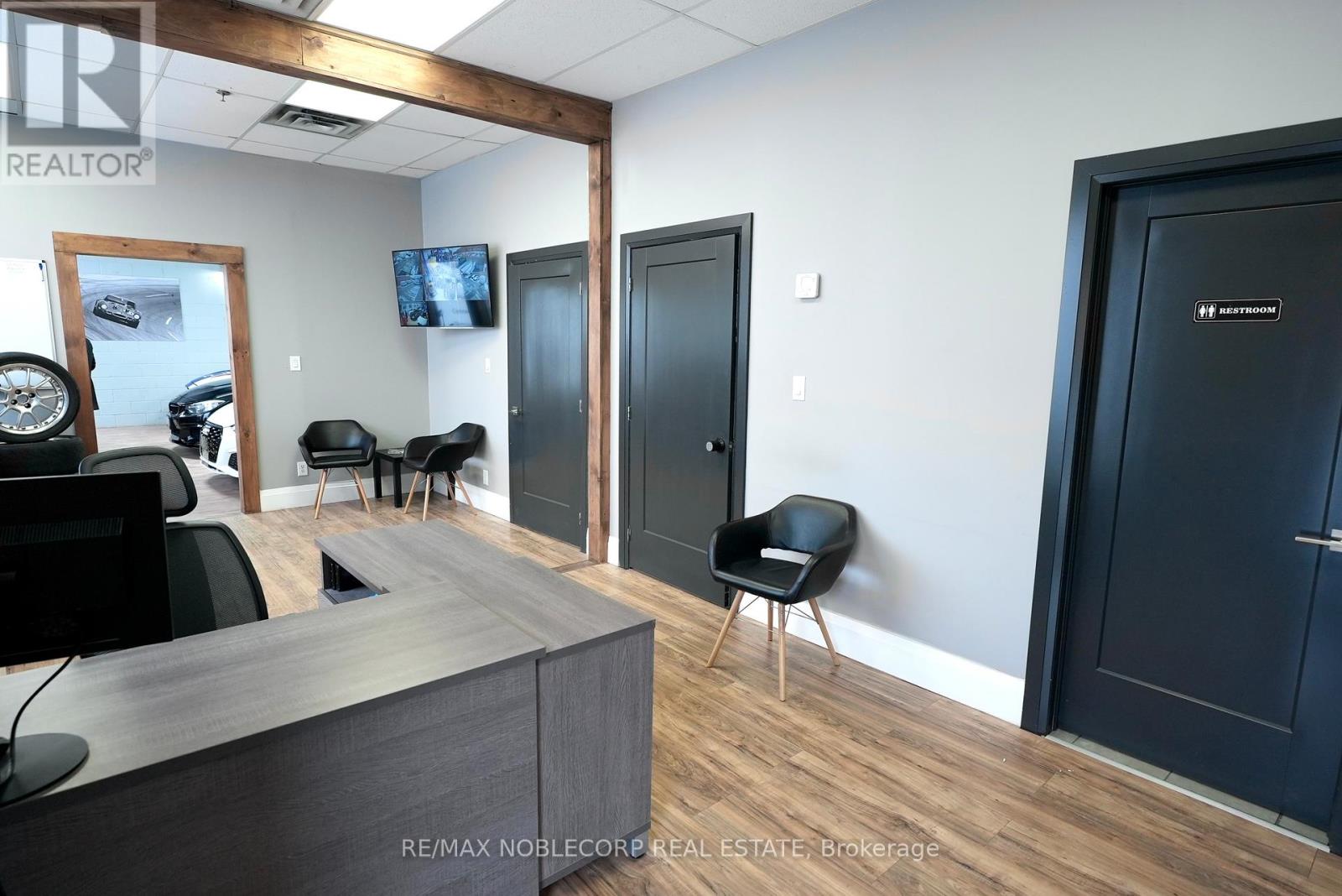Photo 8 of 4 310 Millway Avenue, Vaughan ON