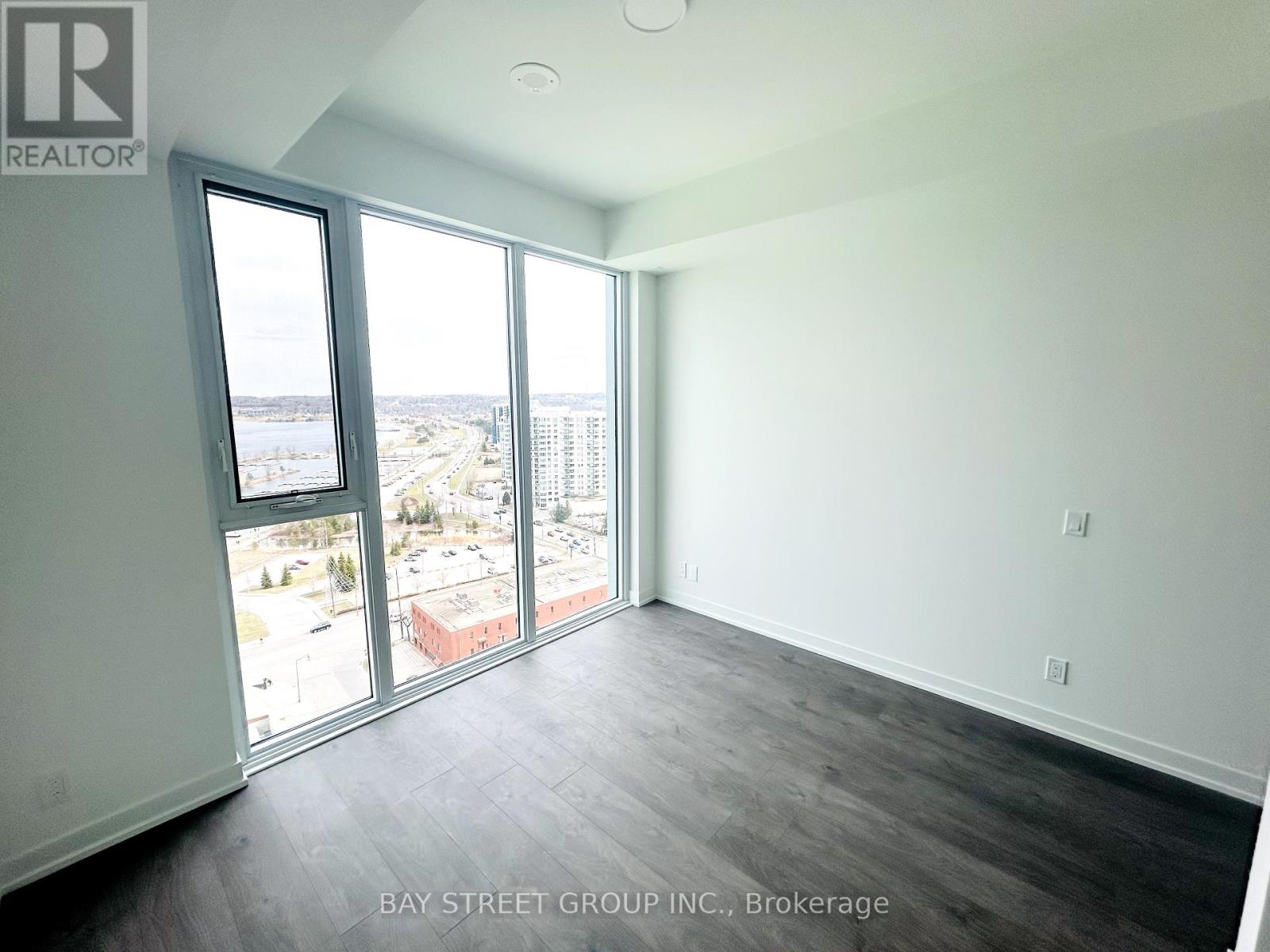 Photo 10 of 3008 39 Mary Street, Barrie ON