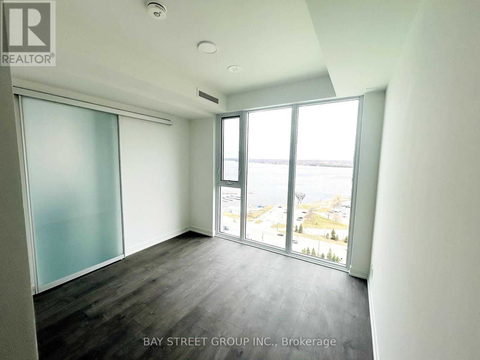 Photo 12 of 3008 39 Mary Street, Barrie ON