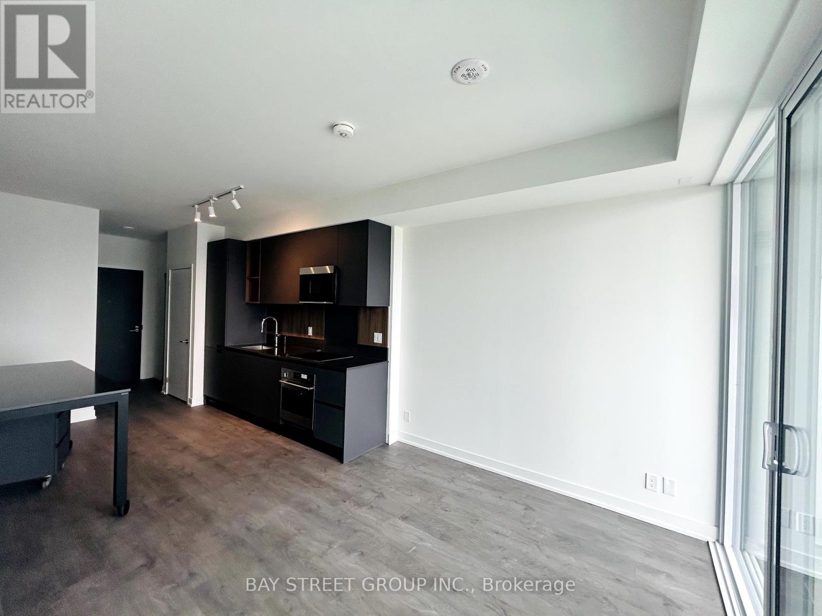 Photo 8 of 3008 39 Mary Street, Barrie ON