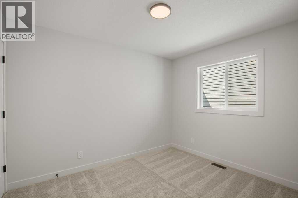 Photo 10 of 154 Norseman Close, Penhold AB