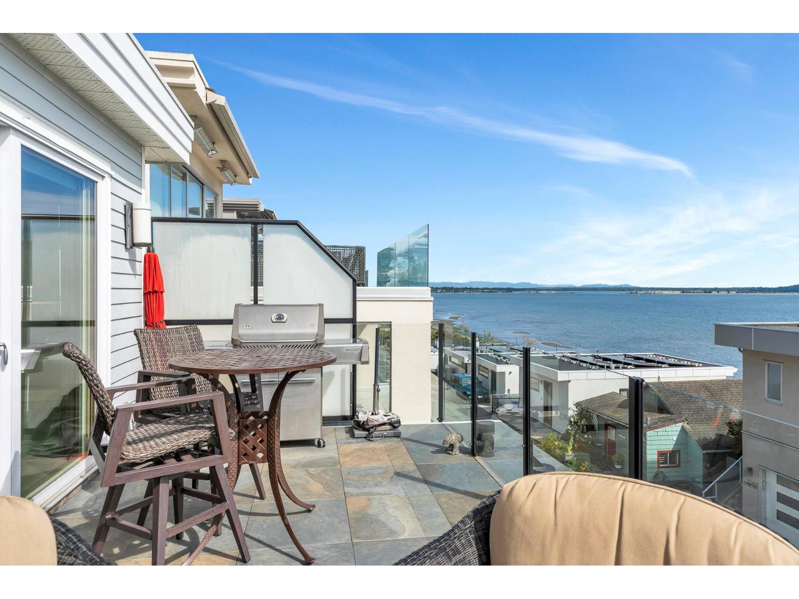 Photo 19 of 15364 Victoria Avenue, White Rock BC